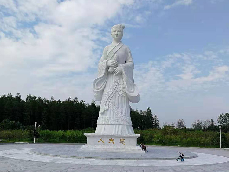 信阳息州公园 息夫人像